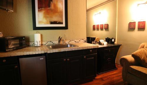 One-Bedroom Bungalow #16