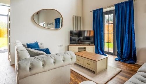 Four-Bedroom Holiday Home