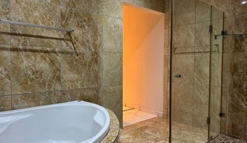 Queen Room with Garden View