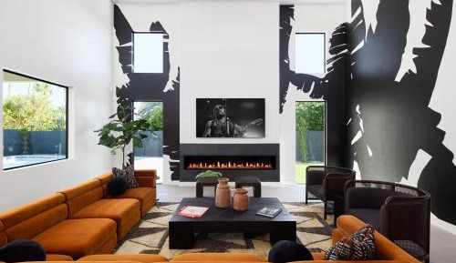Ten-Bedroom Holiday Home