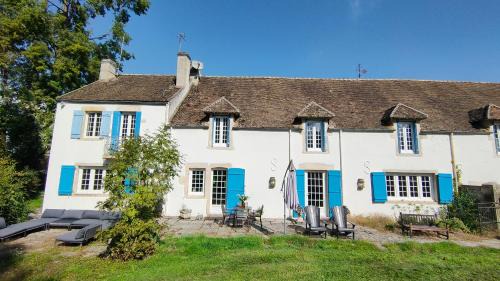 Villa with Garden View