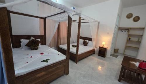 Queen Room with Garden View