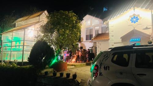 Deluxe Bungalow with Garden View