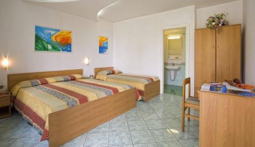 Double Room with two Extra Beds