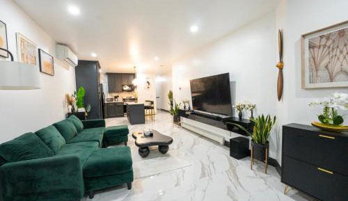 Two-Bedroom Deluxe Apartment