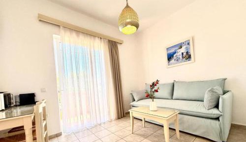 Two Balconies Apartment - Upper floor