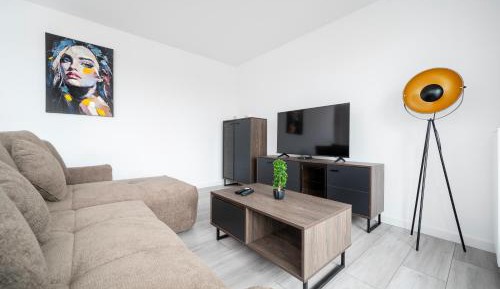 Two-Bedroom Deluxe Apartment with Balcony