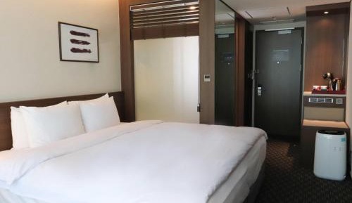 Queen Room  - Non-Smoking