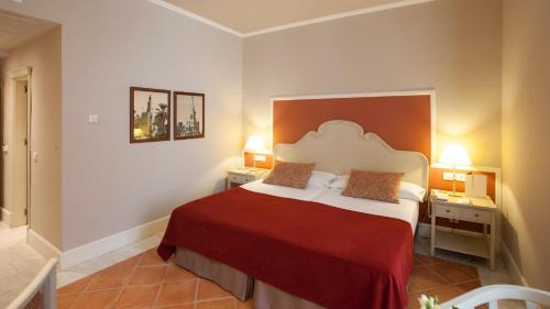 Double or Twin Room (1-2 Adults)