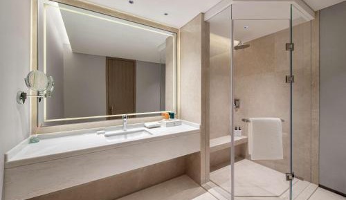 Classic King Room with Mountain View