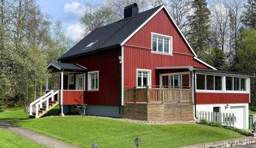 Five-Bedroom Holiday Home