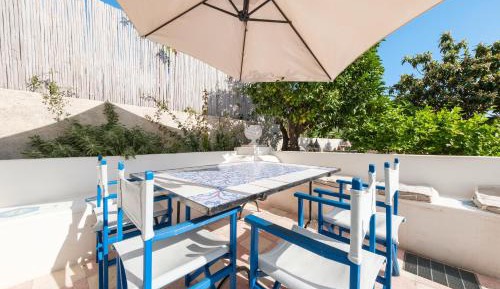 Villa with Garden View