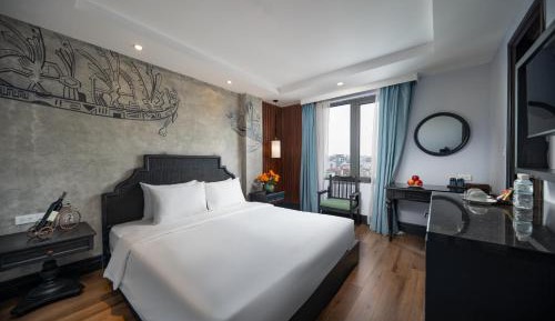 Deluxe Double or Twin Room with City View