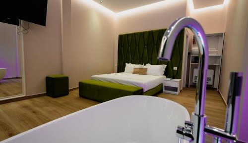 Suite with Pool View