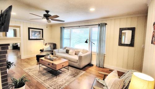 Three-Bedroom Vacation Home 