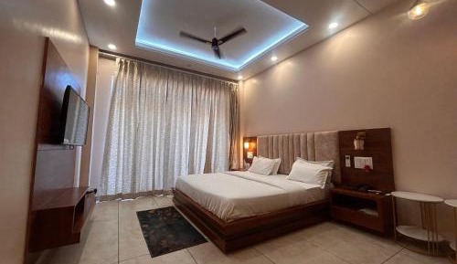 King Room with Balcony