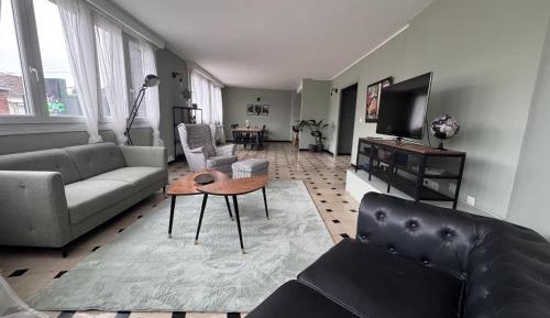 Three-Bedroom Apartment - High Floor