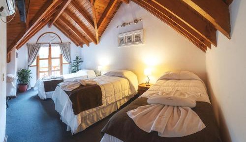 Two-Bedroom Deluxe Apartment with Garden View