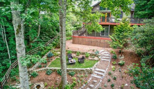 Three-Bedroom Vacation Home 