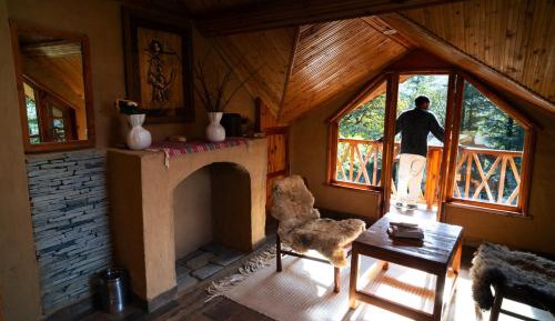 Family Room with Mountain View