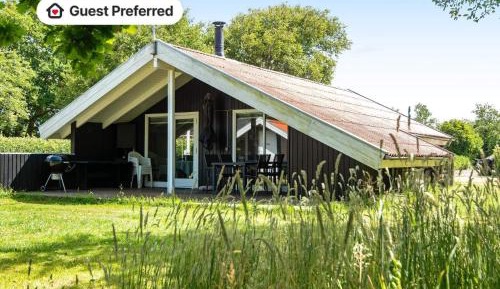 Three-Bedroom Vacation Home 