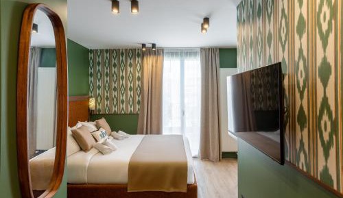 Superior One-Bedroom Apartment with Balcony