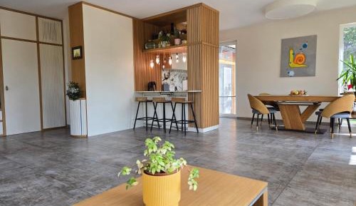 One-Bedroom Apartment with Garden