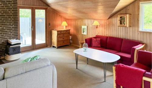 Three-Bedroom Holiday Home 