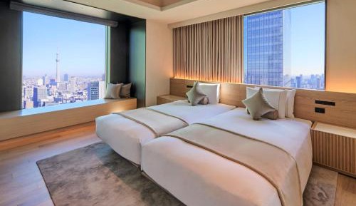 Executive Floor Suite Twin Room 38F with Lounge Access