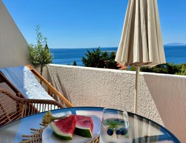 Studio Apartment with Sea View