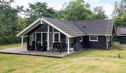 Three-Bedroom Vacation Home 