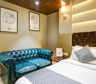 King Studio with Window