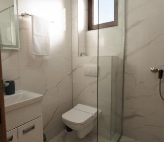 One-Bedroom Apartment with View