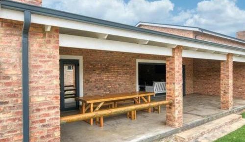 Three-Bedroom Holiday Home 