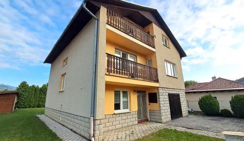 Two-Bedroom Apartment with Mountain View