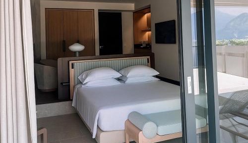 Standard Double Room with Lake View