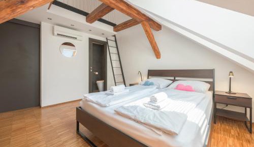 Quadruple Room with Private Bathroom
