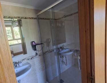 Family Room ( 2 Adults and 2 Children under 15 years old)