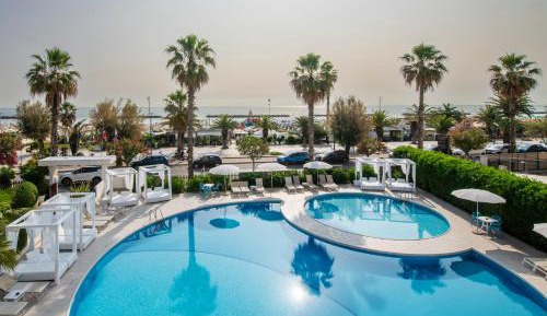 Suite with Spa Bath - Front Sea View 