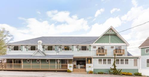 Queen Room with Balcony