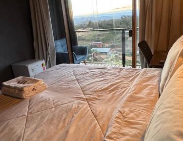 Suite with Mountain View