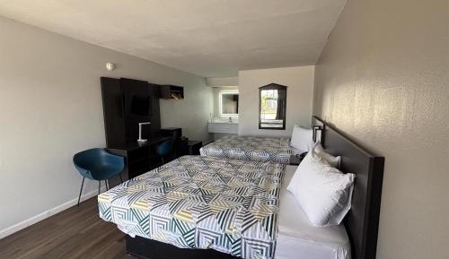 Queen Room with Two Queen Beds - Non-Smoking