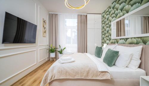 Two-Bedroom Deluxe Apartment with Balcony