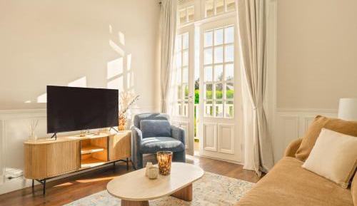 Superior One-Bedroom Apartment with Private Garden (4 Adults)