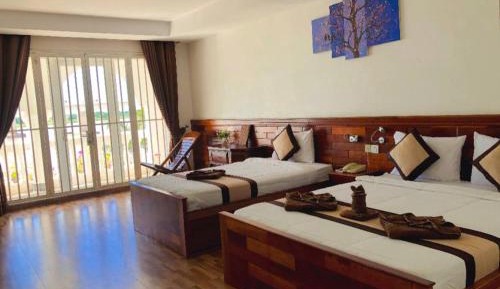 Twin Room with Private Bathroom