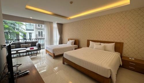 Deluxe Double Room (2 Adults + 1 Child)