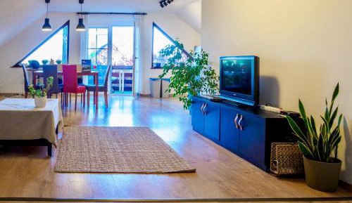 Apartment with Lake View
