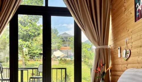 Villa with Garden View