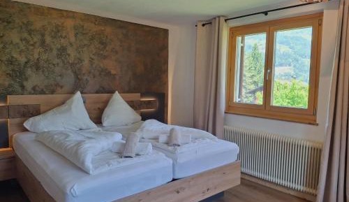 Apartment with Mountain View