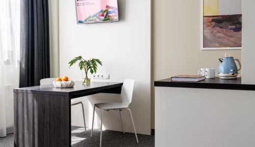 Large Studio with Kitchenette
